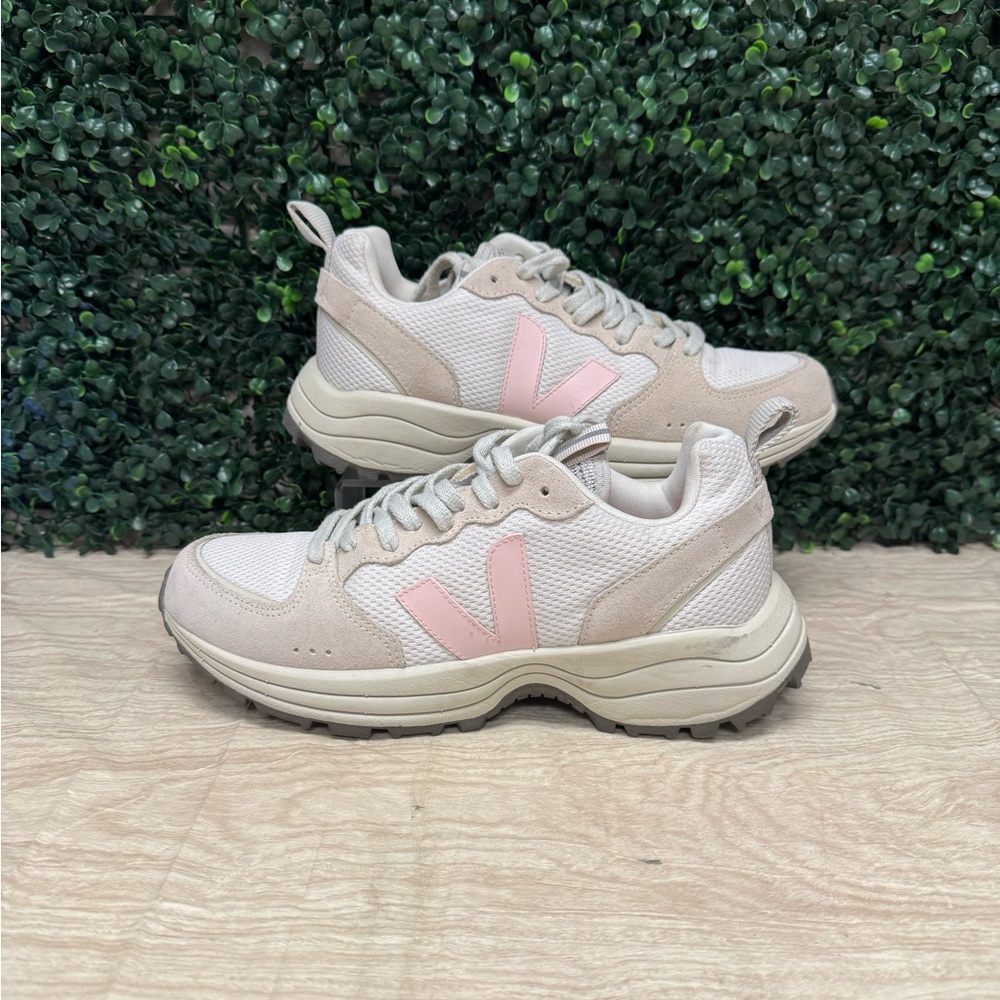 Veja Venturi Hexamesh Low Top Sneakers - W10
